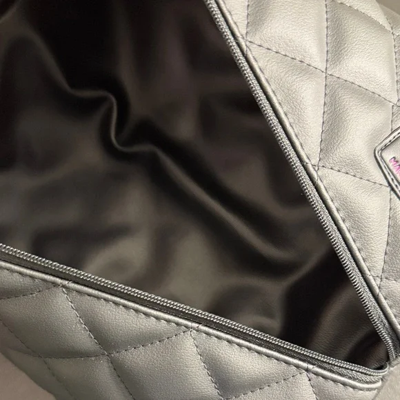 Makeup Junkie Bag 12” x 9” - Picture 4 of 8